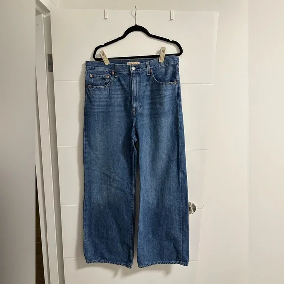 Levi’s Ribcage Wide Leg Jeans - Picture 4 of 5
